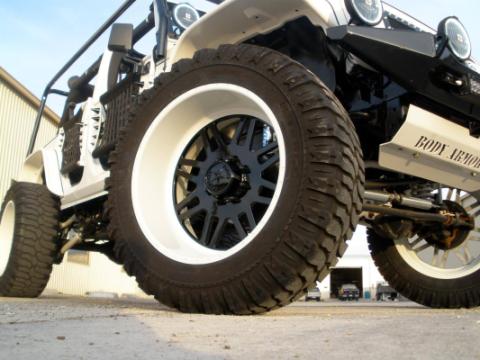 SS-M16 37x13.5R20LT Radial Light Truck Hybrid Terrain Tire Interco Tire